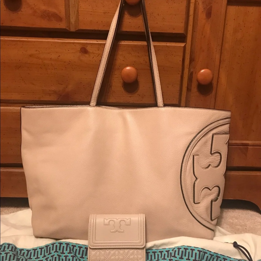 Tory Burch All T purse, wallet and dustbag!